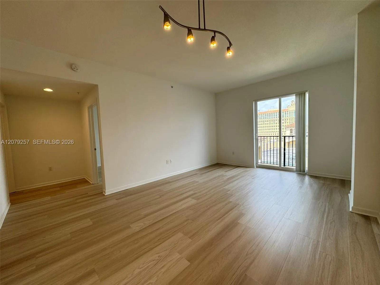 Listing  10 Aragon Avenue 1008, Coral Gables, FL 33134, Coral Gables, FL 33134