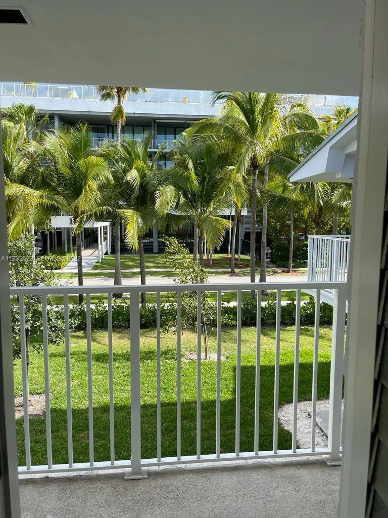 View details of listing 100 Sunrise Drive 25, Key Biscayne, FL 33149 Key Biscayne with MLS#