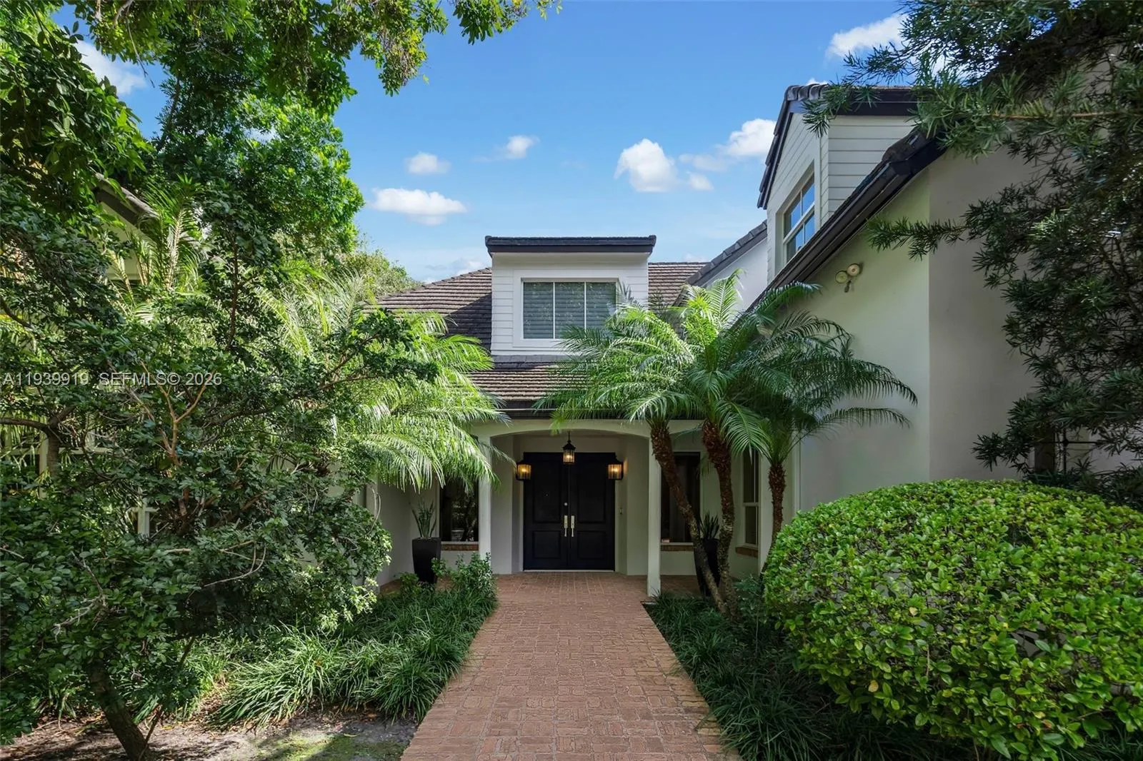 View details of listing 10001 SW 60th Court, Pinecrest, FL 33156 Pinecrest with MLS# 