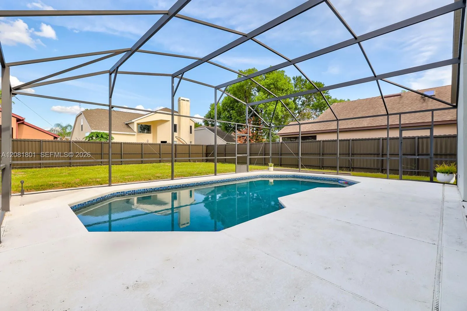 View details of listing 10031 River Glen Court, Orlando, FL 32825 Orlando with MLS# 