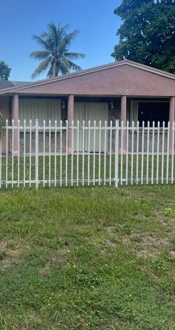 Listing  10061 E Hibiscus Street, Palmetto Bay, FL 33157, Palmetto Bay, FL 33157