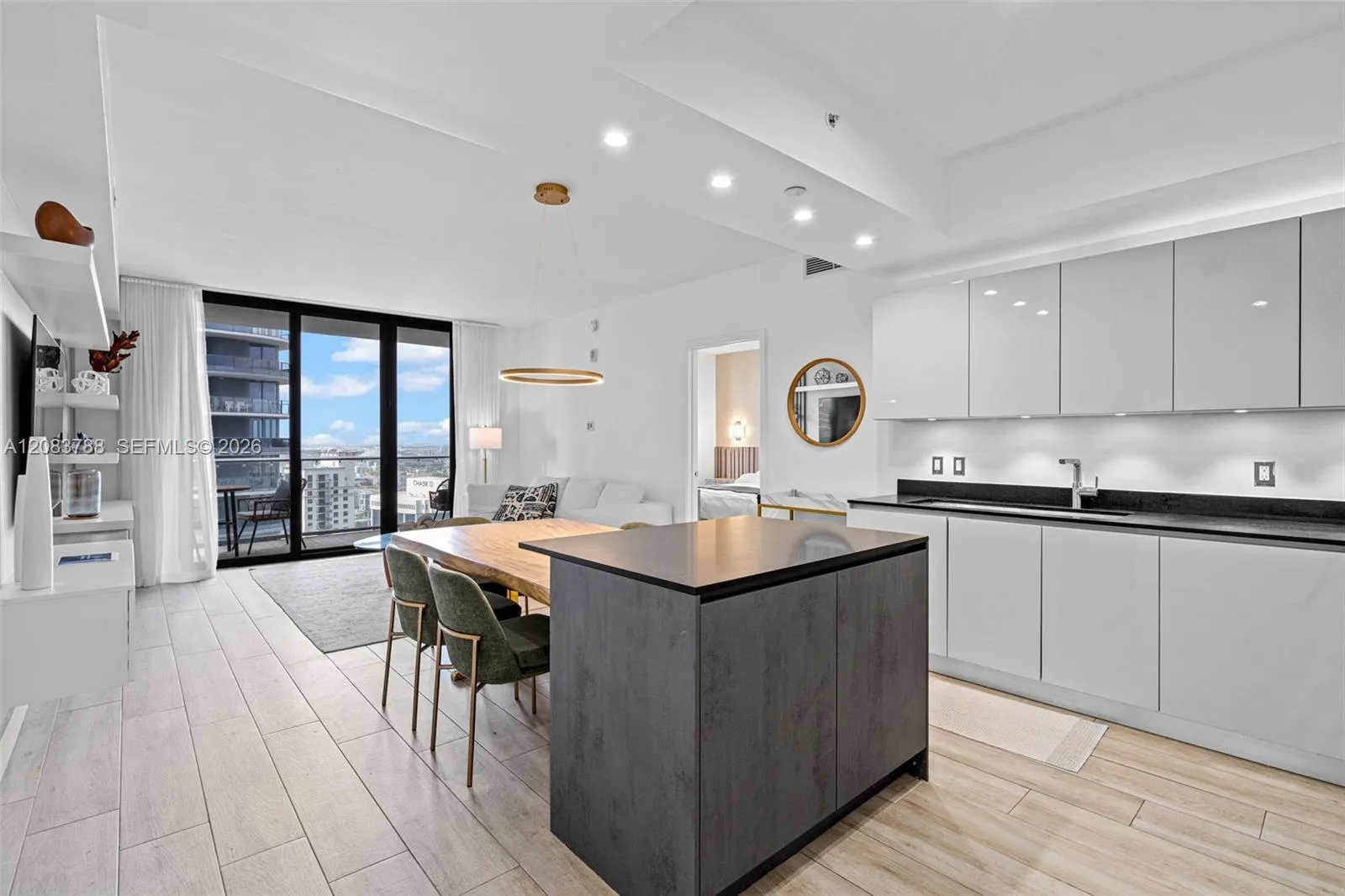 Listing  1010 Brickell Avenue 4009, Miami, FL 33131, Miami, FL 33131