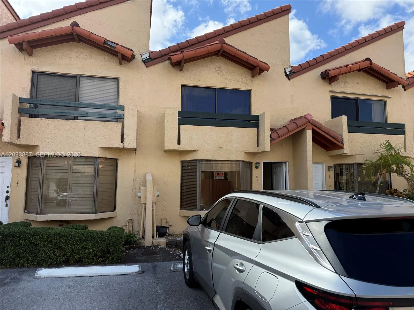 View details of listing 10120 SW 77th Court 10120, Miami, FL 33156 Miami with MLS# 