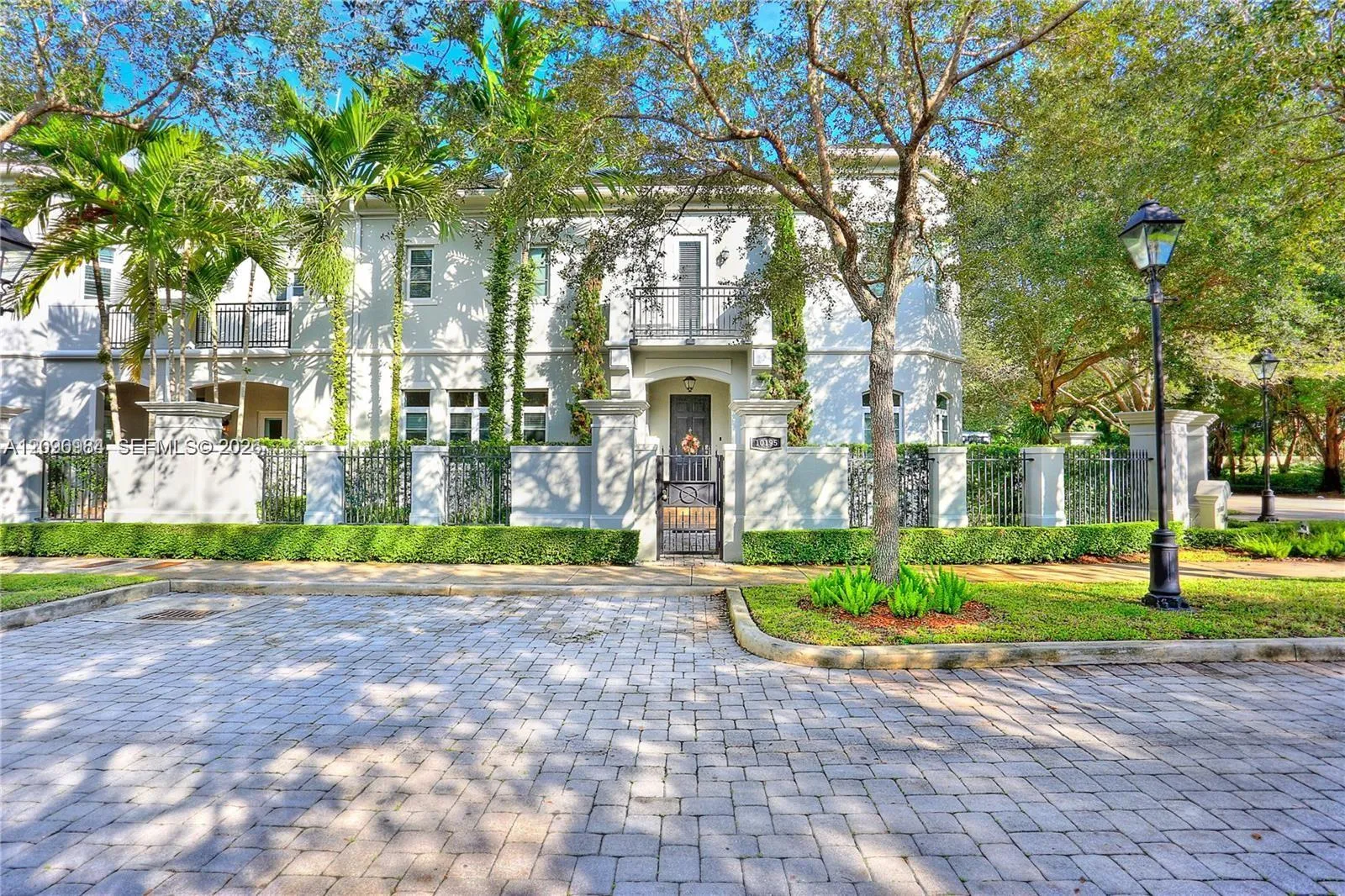 View details of listing 10195 SW 75th Place, Pinecrest, FL 33156 Pinecrest with MLS# 