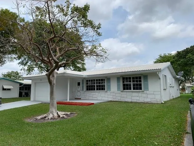 View details of listing 1024 NW 90th Way, Plantation, FL 33322 Plantation with MLS# 