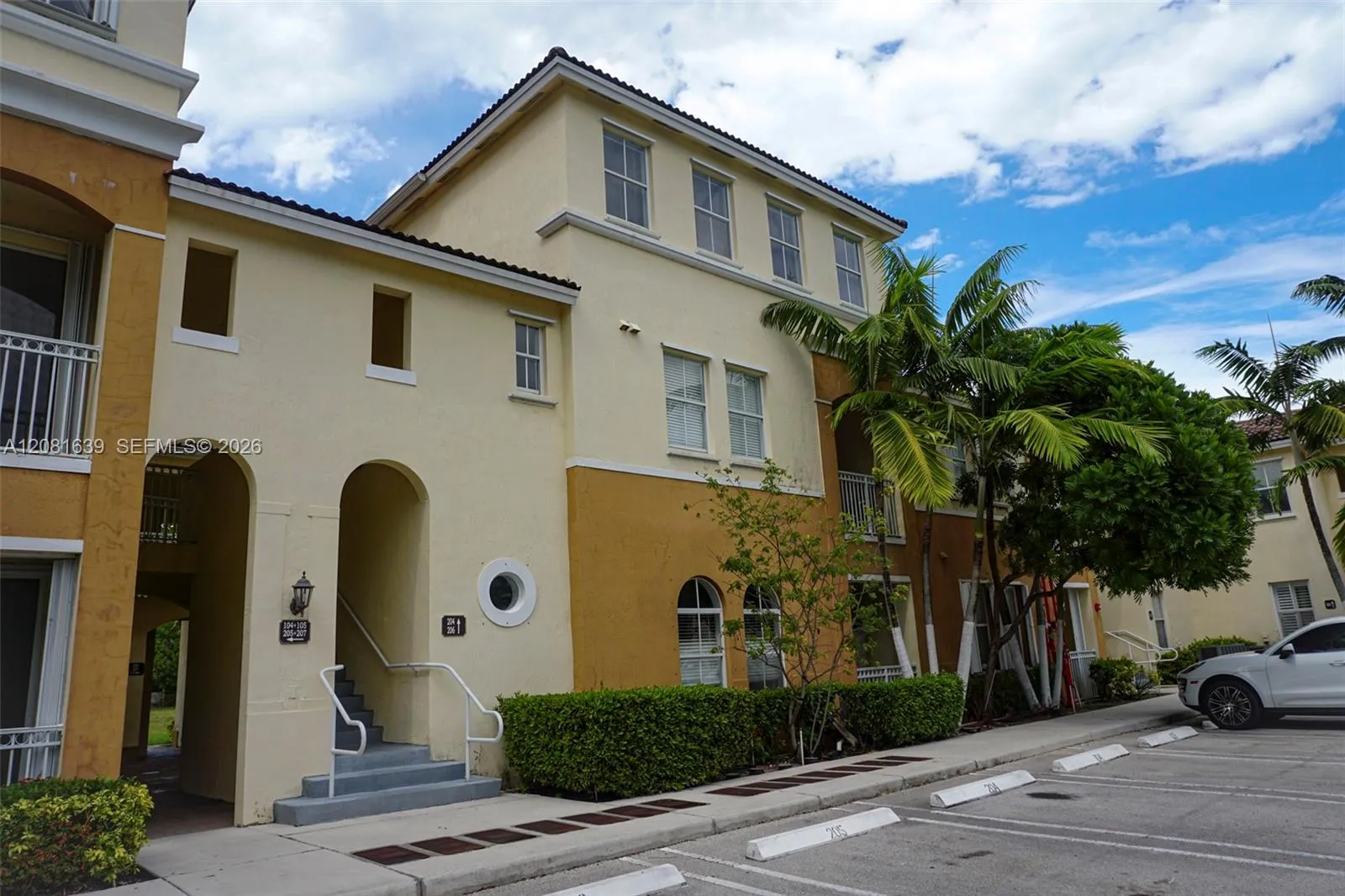 Listing  10242 NW 7th Street 204, Miami, FL 33172, Miami, FL 33172