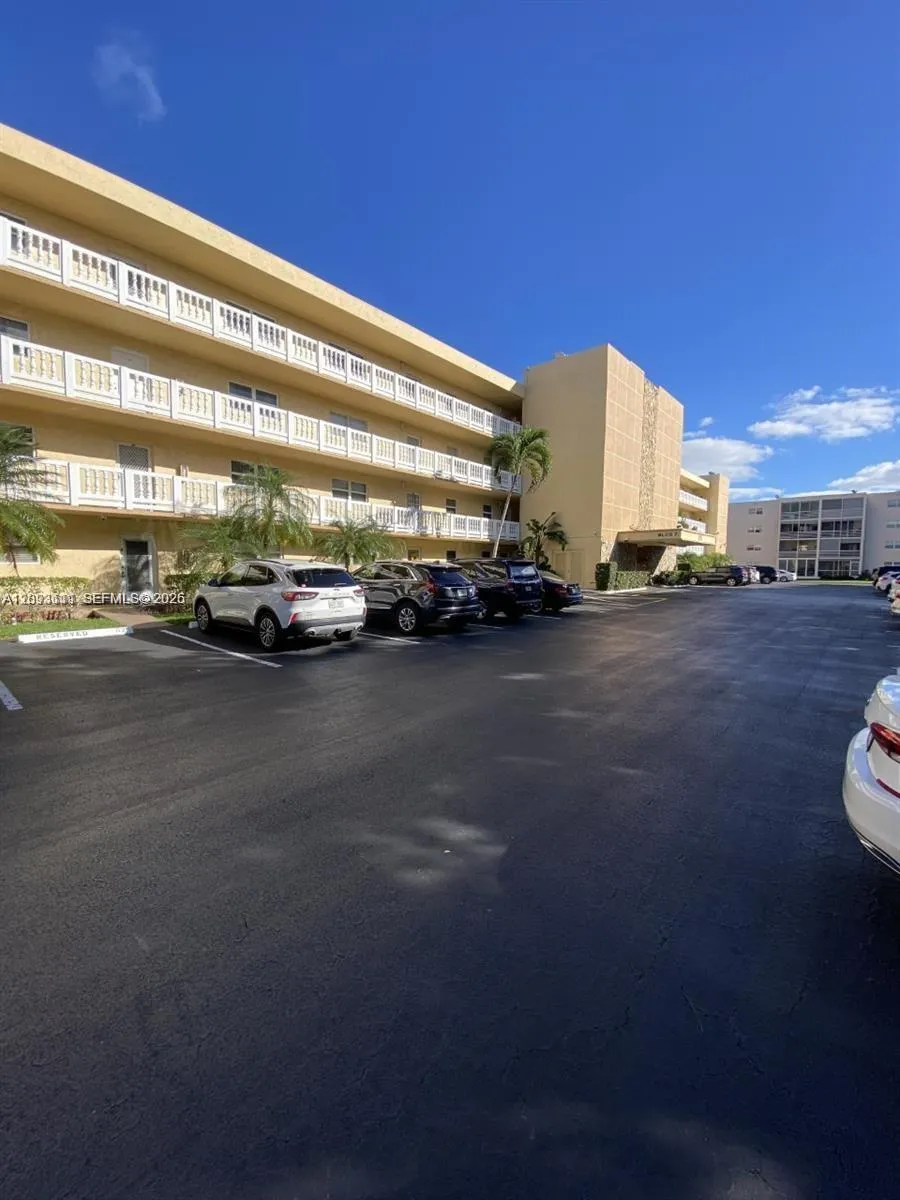 View details of listing 1025 SE 3rd Avenue 102, Dania Beach, FL 33004 Dania Beach with MLS# 