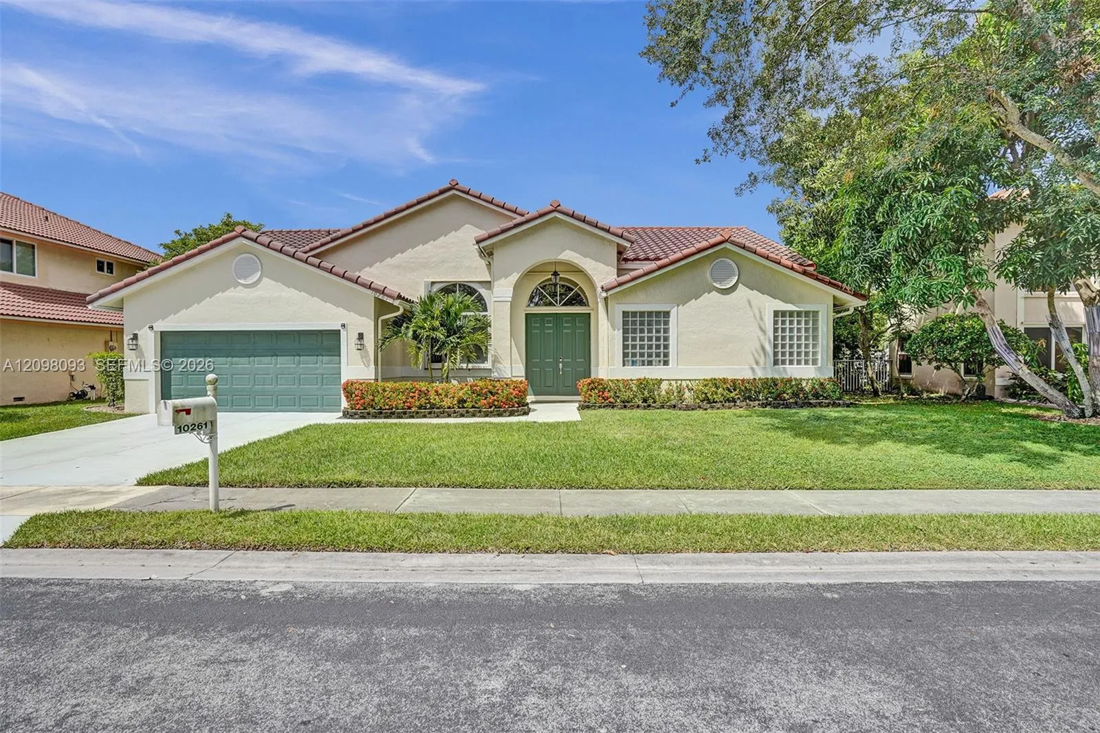 View details of listing 10261 SW 13th Street 0, Pembroke Pines, FL 33025 Pembroke Pines with MLS#