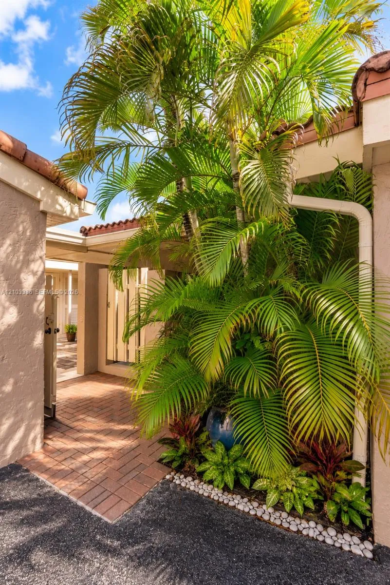 Listing  103 Tweedbrook Lane 101, Hollywood, FL 33021, Hollywood, FL 33021