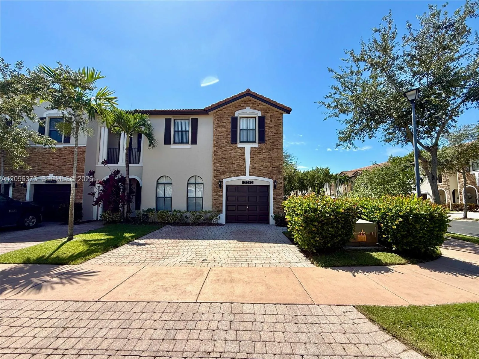 View details of listing 10392 NW 31st Terrace, Doral, FL 33172 Doral with MLS#
