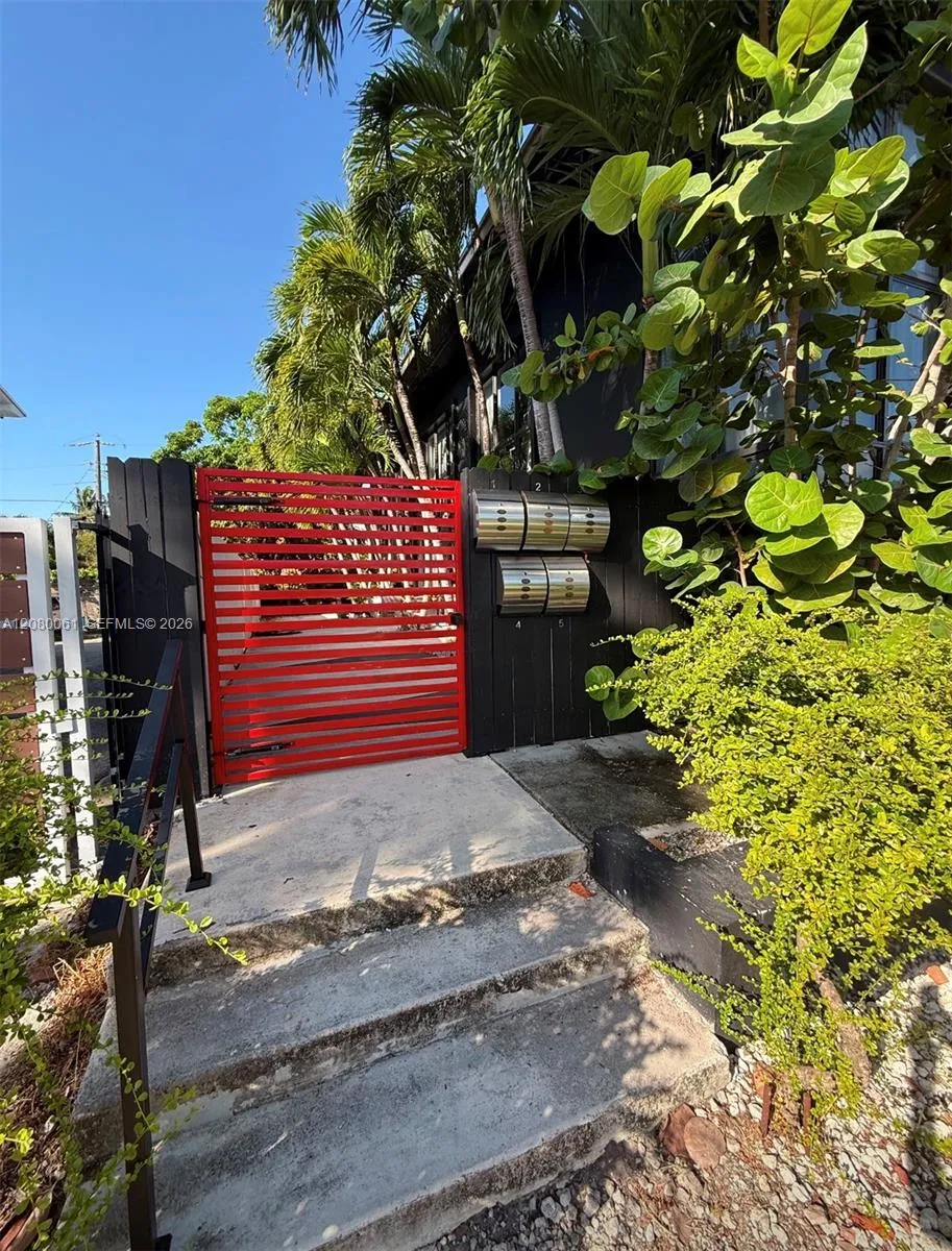 Listing  1040 NE 78th St Road 2, Miami, FL 33138, Miami, FL 33138
