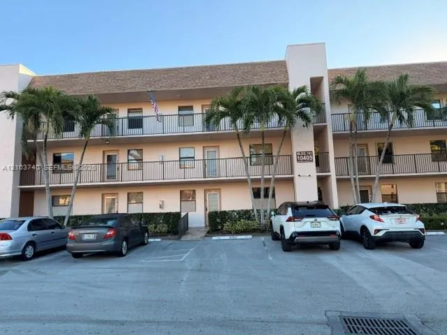 Listing  10405 Sunrise Lakes Boulevard 202, Sunrise, FL 33322, Sunrise, FL 33322