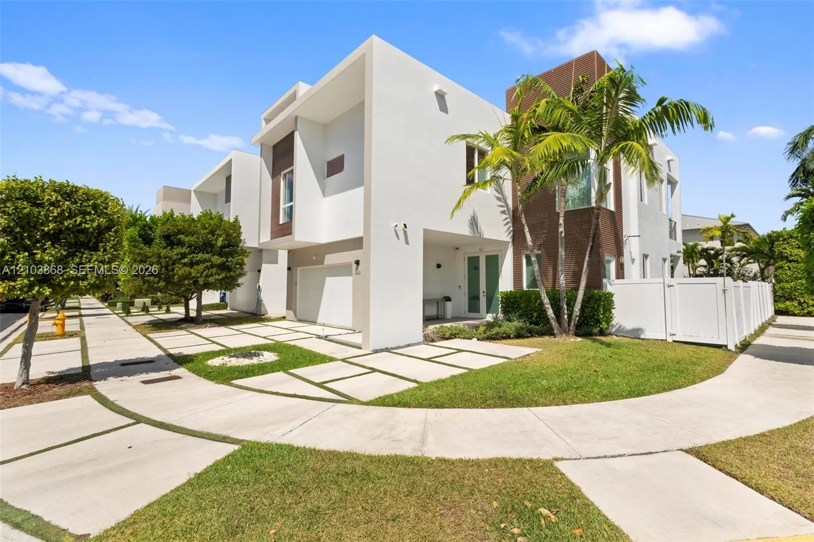 Listing  10431 NW 68th Terrace, Doral, FL 33178, Doral, FL 33178