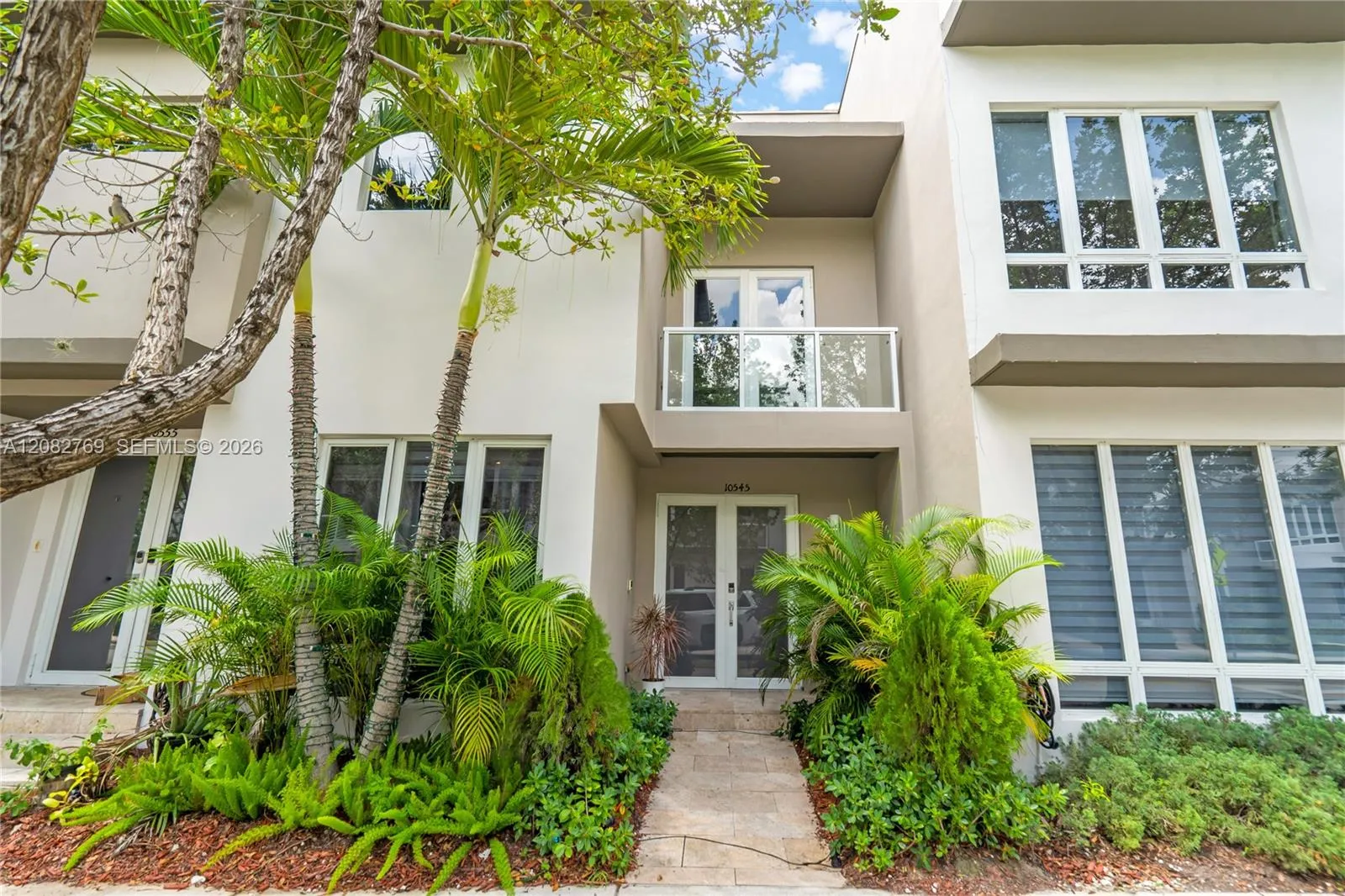 View details of listing 10545 NW 63rd Terrace, Doral, FL 33178 Doral with MLS# 