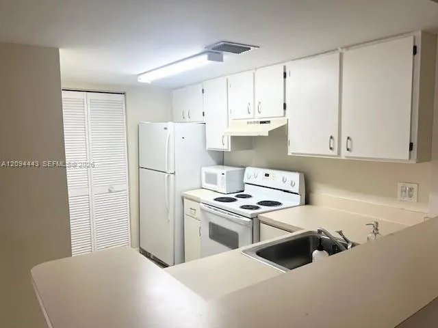 View details of listing 10749 Cleary Boulevard 307, Plantation, FL 33324 Plantation with MLS# 