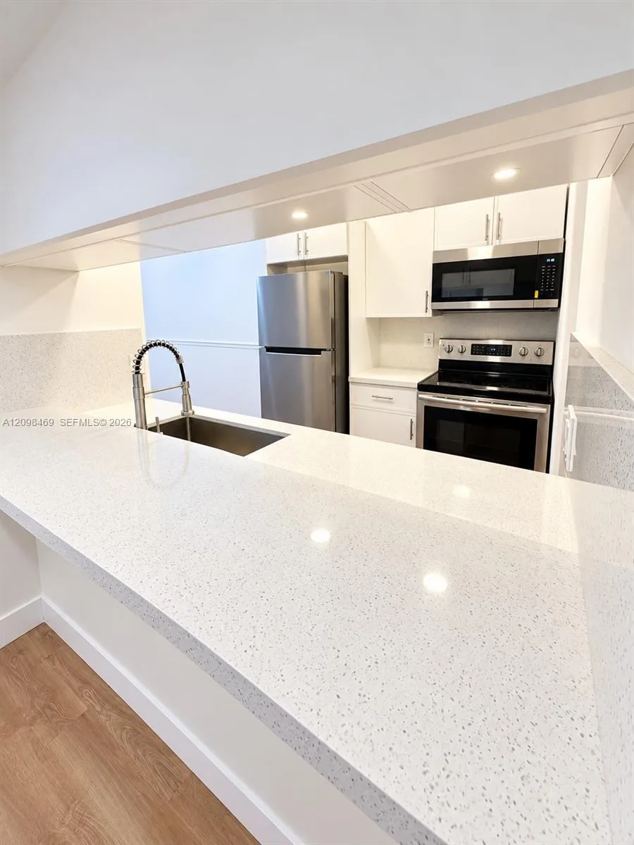 View details of listing 10762 La Placida Drive 7-306, Coral Springs, FL 33065 Coral Springs with MLS# 