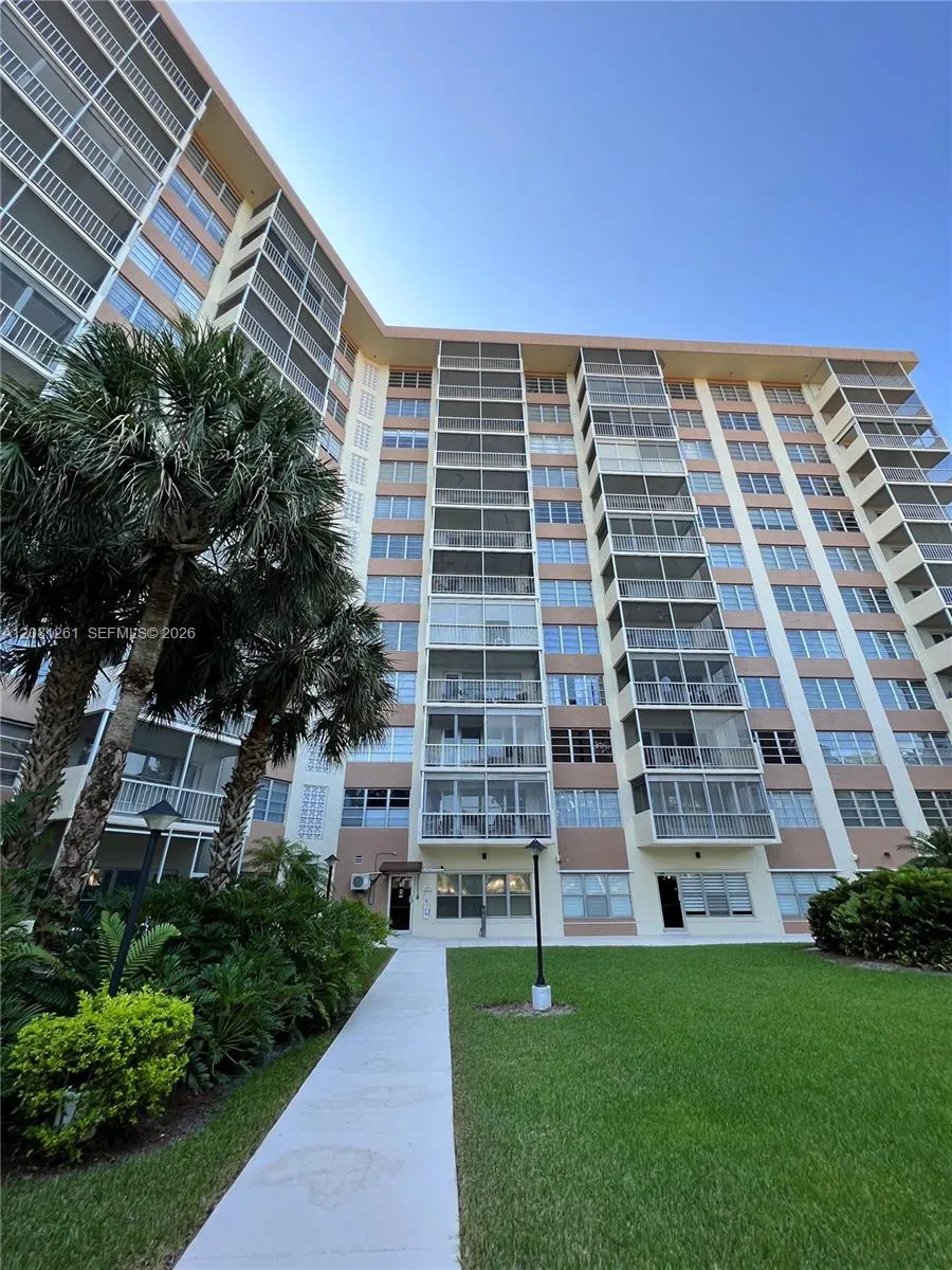 Listing  10777 W Sample Road 301, Coral Springs, FL 33065, Coral Springs, FL 33065