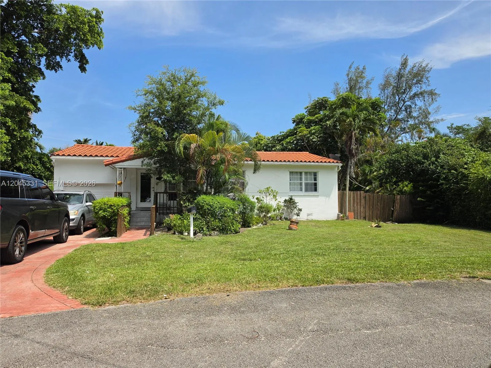 View details of listing 10801 NE 10th Avenue, Biscayne Park, FL 33161 Biscayne Park with MLS#