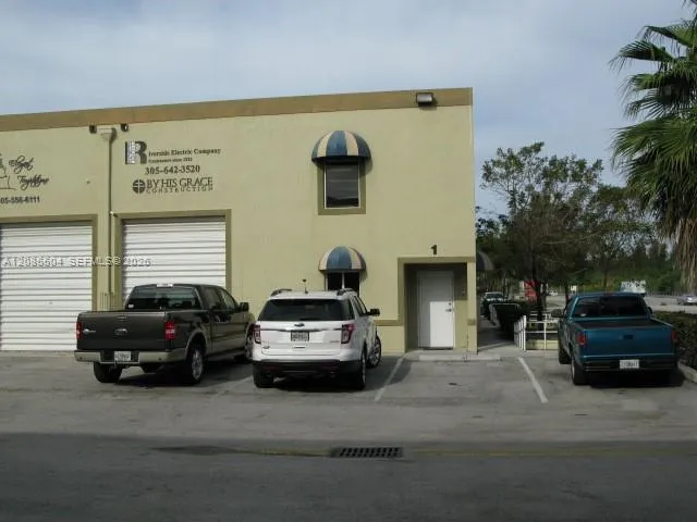 View details of listing 10840 NW 138th Street 1-A, Hialeah Gardens, FL 33018 Hialeah Gardens with MLS# 