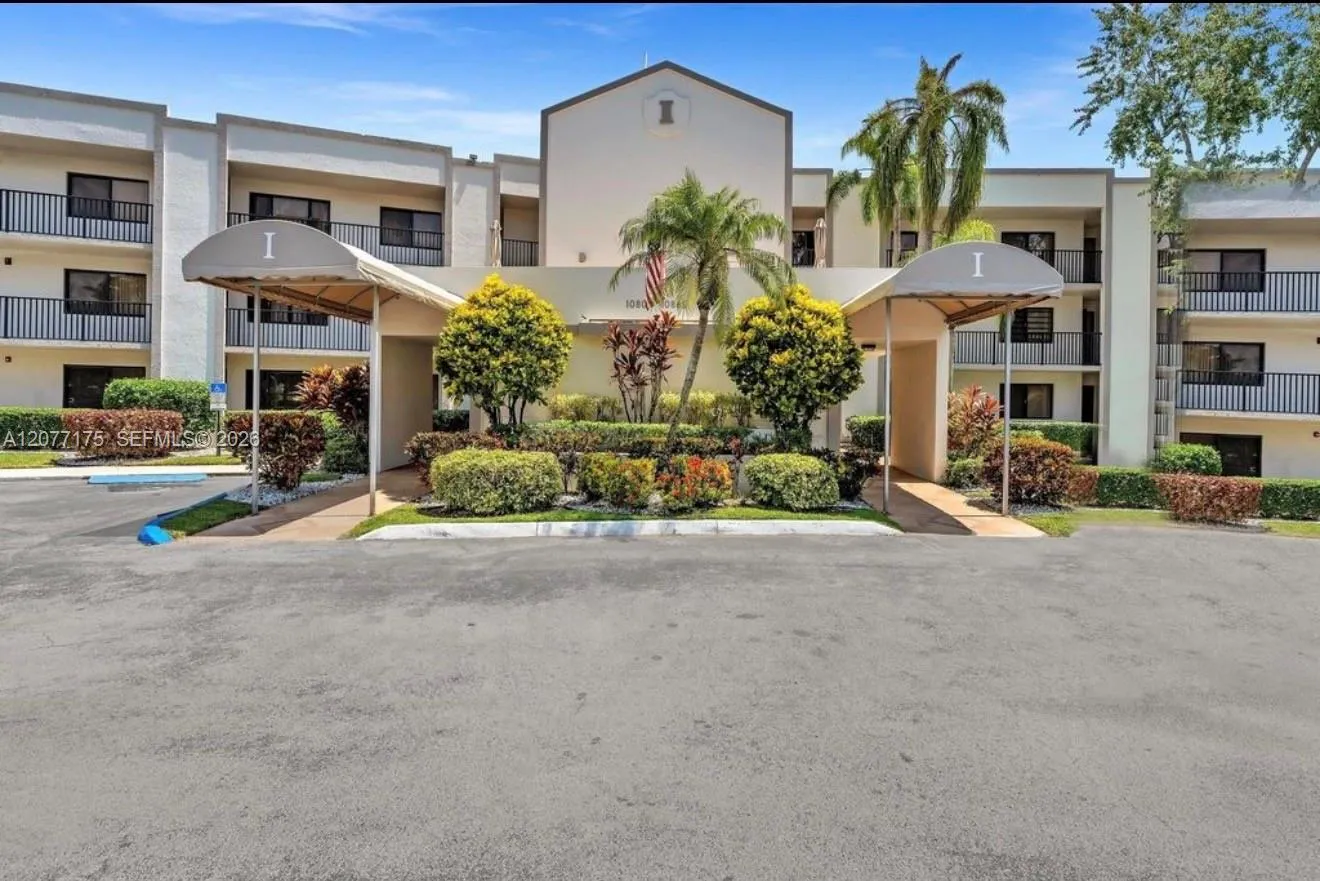 View details of listing 10847 W Clairmont Circle 302, Tamarac, FL 33321 Tamarac with MLS# 