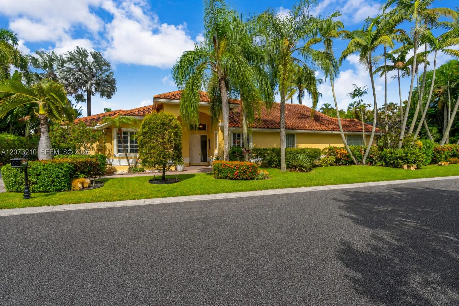 Listing  1090 SW 156th Avenue, Pembroke Pines, FL 33027, Pembroke Pines, FL 33027