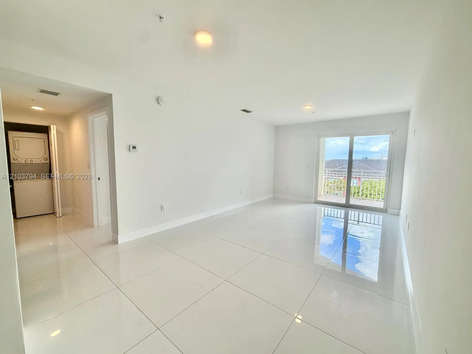 View details of listing 10950 NW 82nd Street 402, Doral, FL 33178 Doral with MLS#