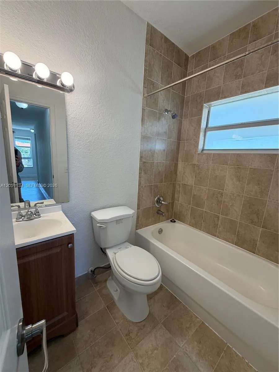 View details of listing 11 Antilla Avenue B, Coral Gables, FL 33134 Coral Gables with MLS#