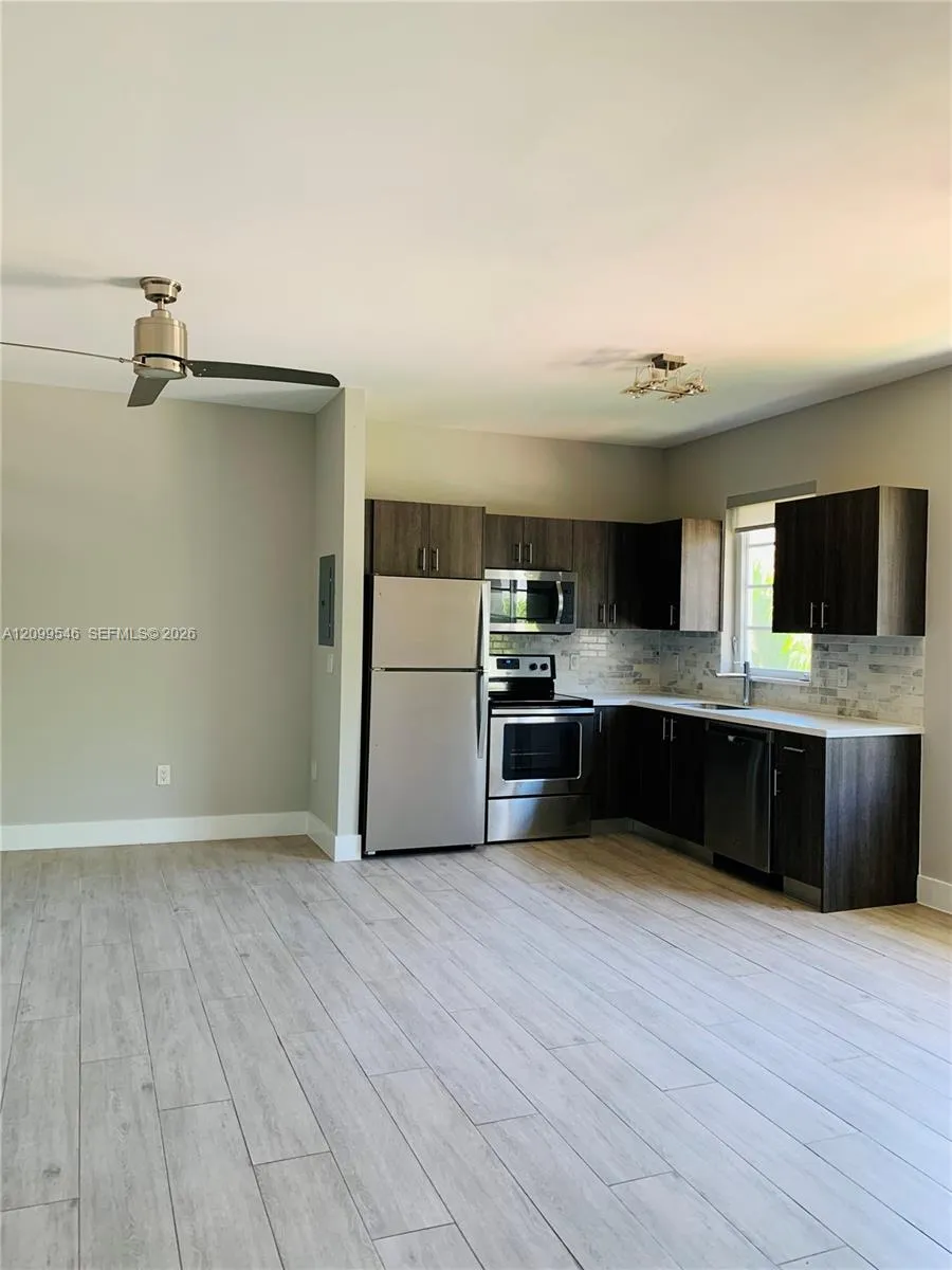 View details of listing 1100 10th Street 17, Miami Beach, FL 33139 Miami Beach with MLS# 