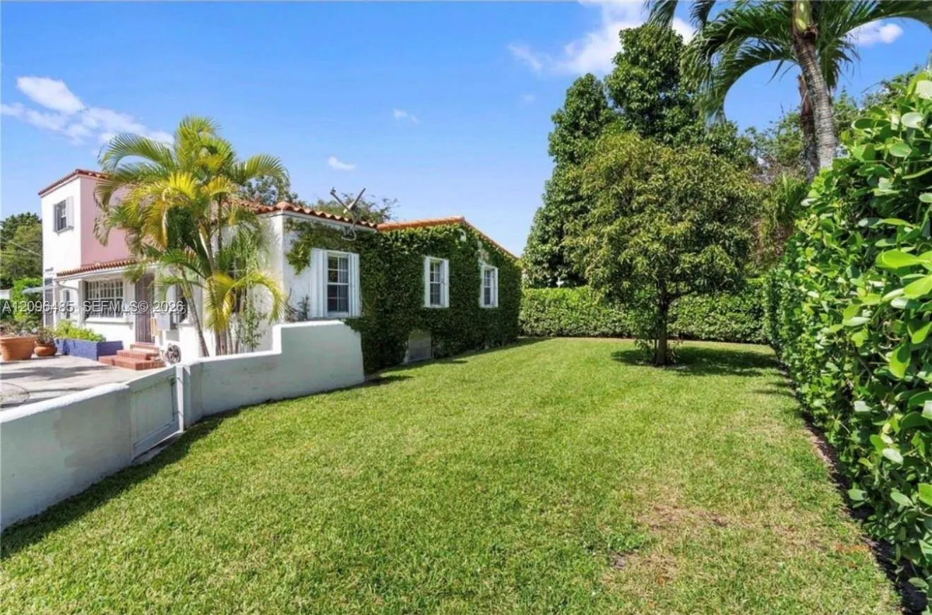 View details of listing 1105 NE 119th Street A, Biscayne Park, FL 33161 Biscayne Park with MLS#