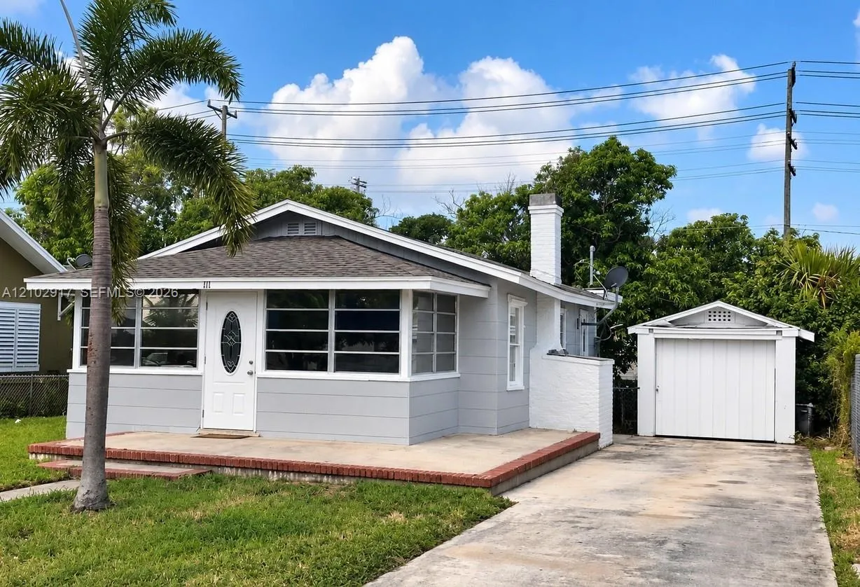 Listing  111 S B Street, Lake Worth, FL 33460, Lake Worth, FL 33460