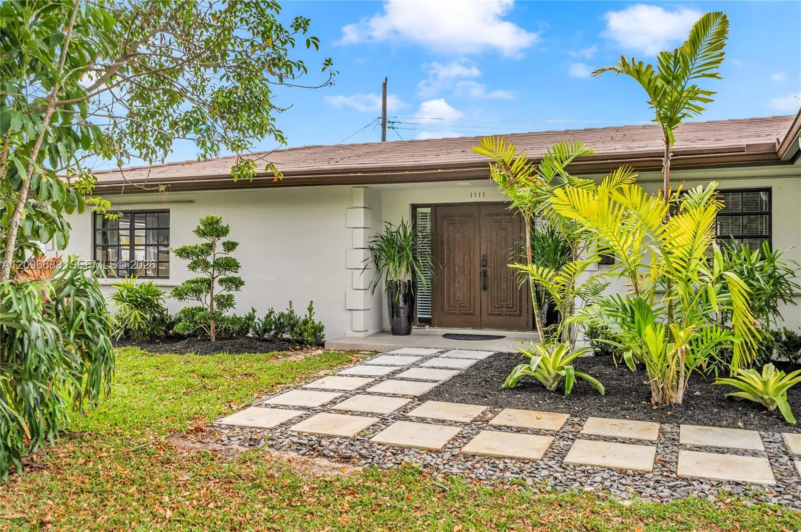 View details of listing 1111 NW 70th Terrace 1111, Plantation, FL 33313 Plantation with MLS# 