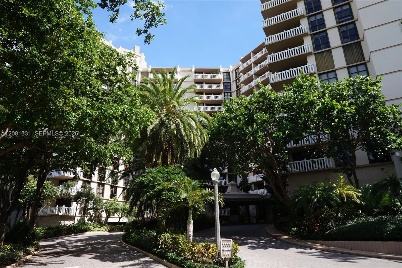 View details of listing 1121 Crandon Boulevard E1006, Key Biscayne, FL 33149 Key Biscayne with MLS#
