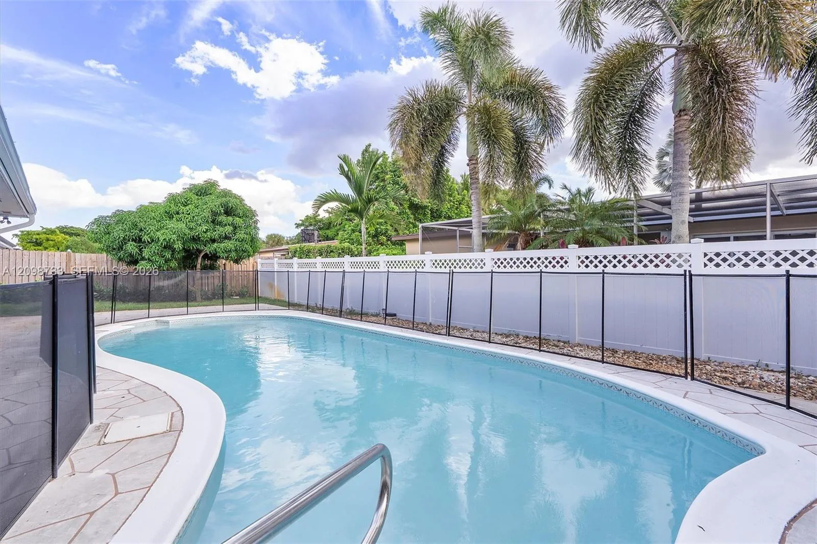 View details of listing 11240 Sheridan Street 11240, Pembroke Pines, FL 33026 Pembroke Pines with MLS#