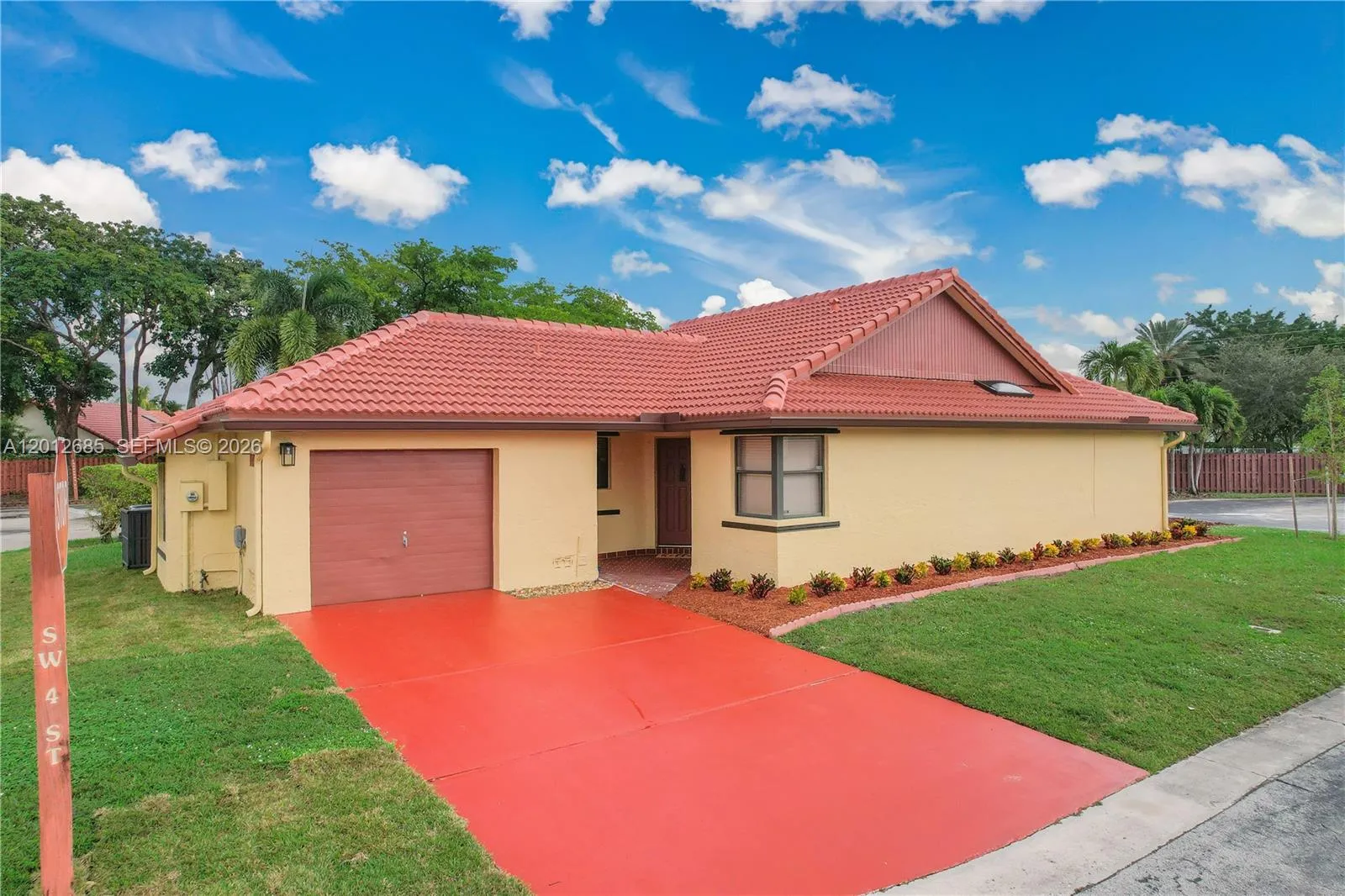 View details of listing 11301 SW 4th Street, Pembroke Pines, FL 33025 Pembroke Pines with MLS# 
