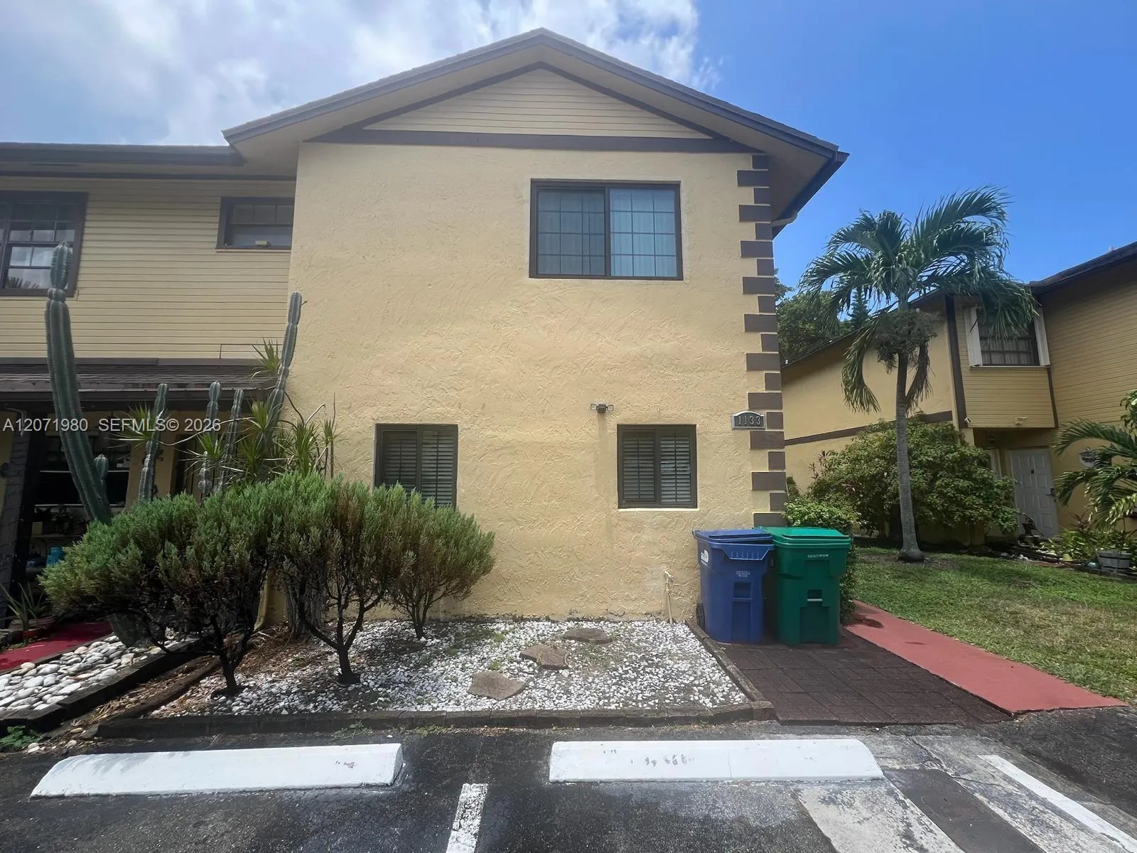 Listing  1133 NE 210th Terrace, Miami, FL 33179, Miami, FL 33179