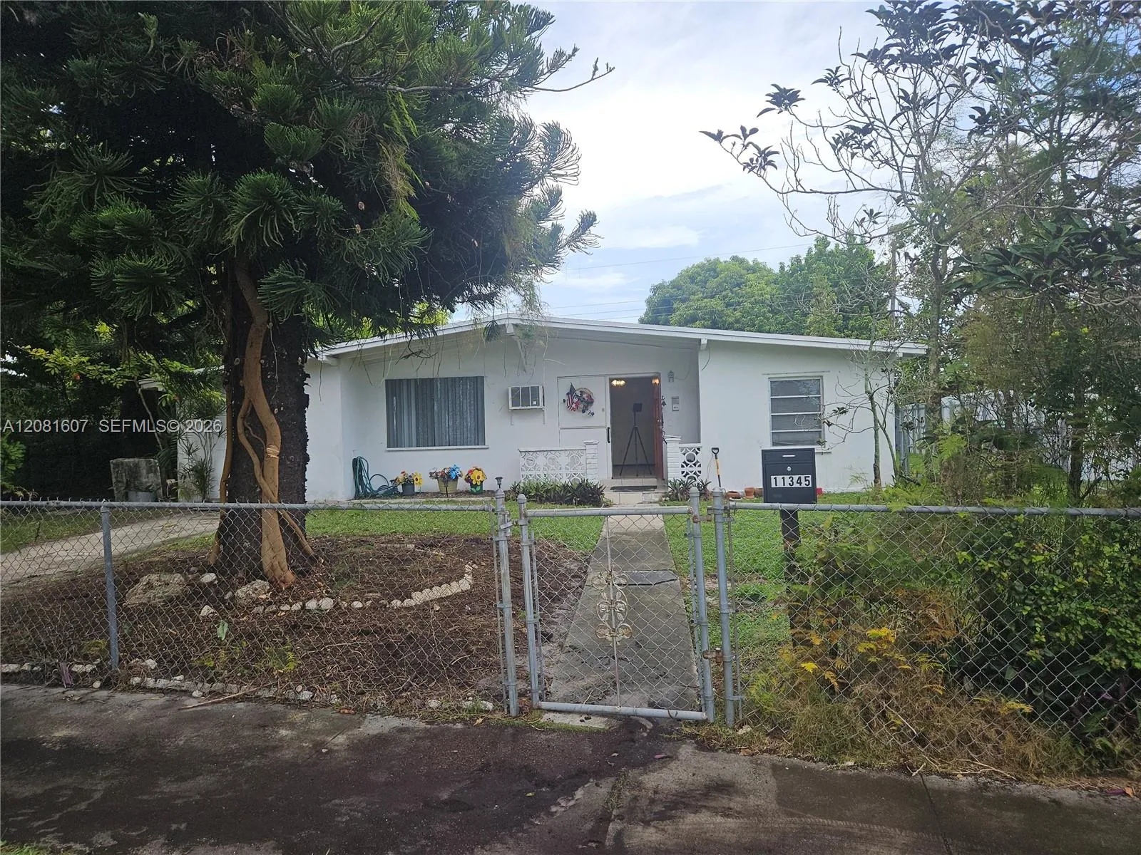 View details of listing 11345 SW 44th Street, Miami, FL 33165 Miami with MLS# 