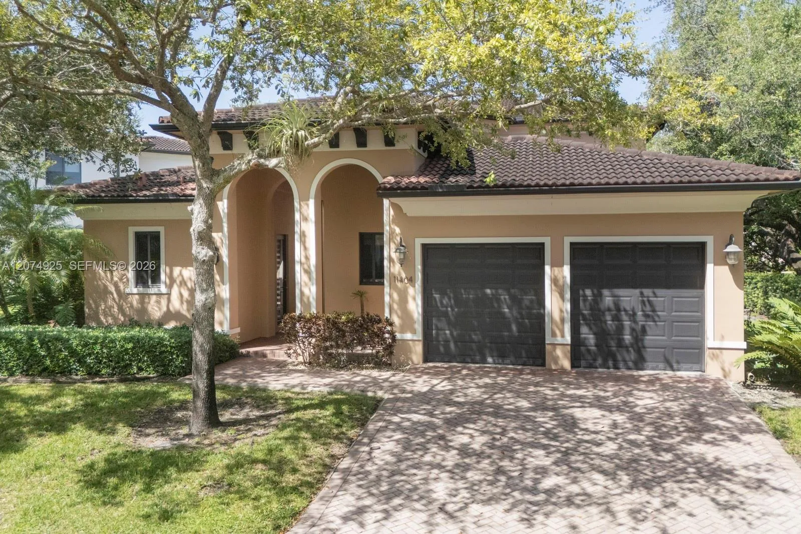 View details of listing 11404 Four Fillies Road, Pinecrest, FL 33156 Pinecrest with MLS# 
