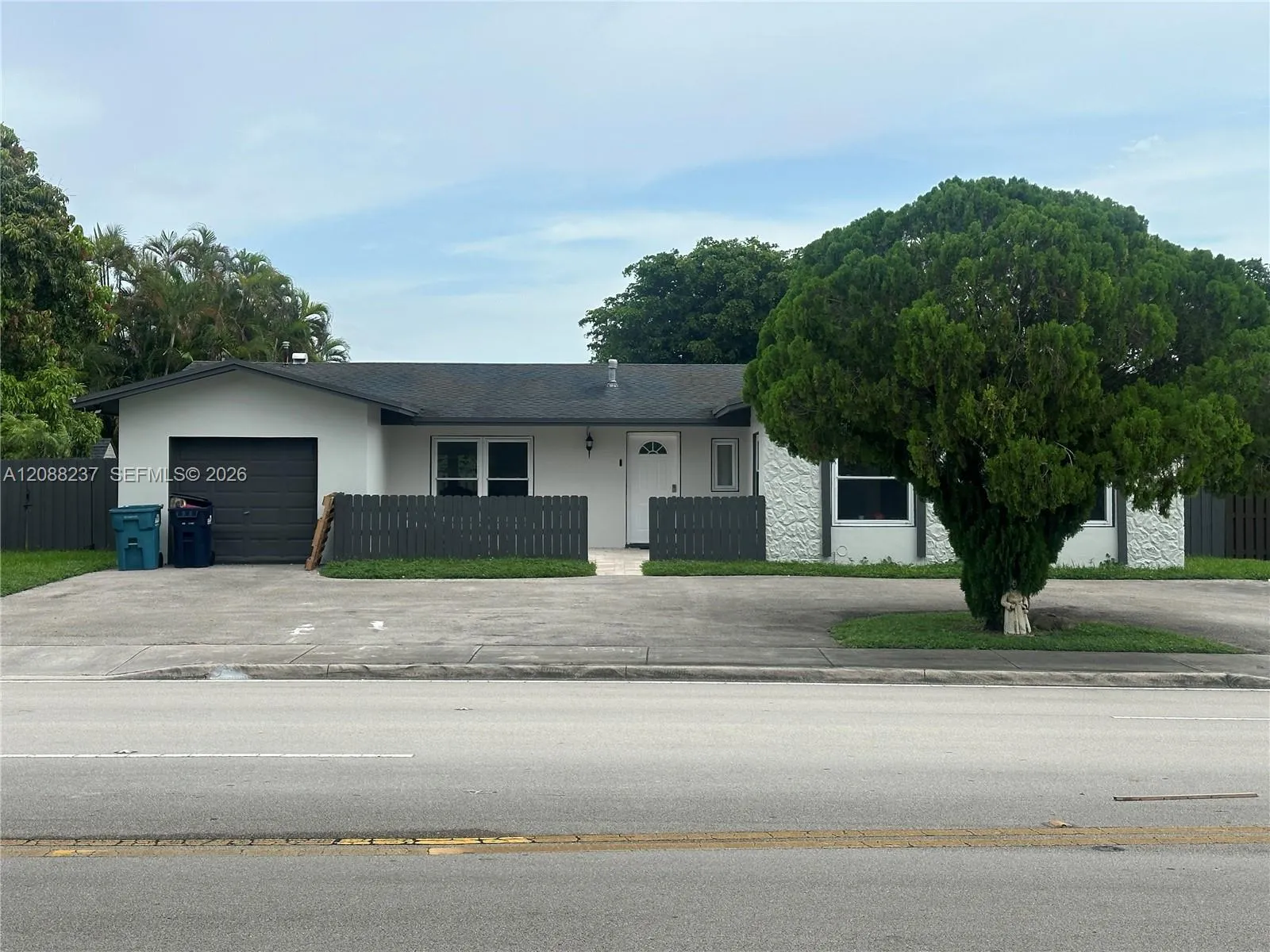 Listing  11611 SW 122nd Avenue, Miami, FL 33186, Miami, FL 33186