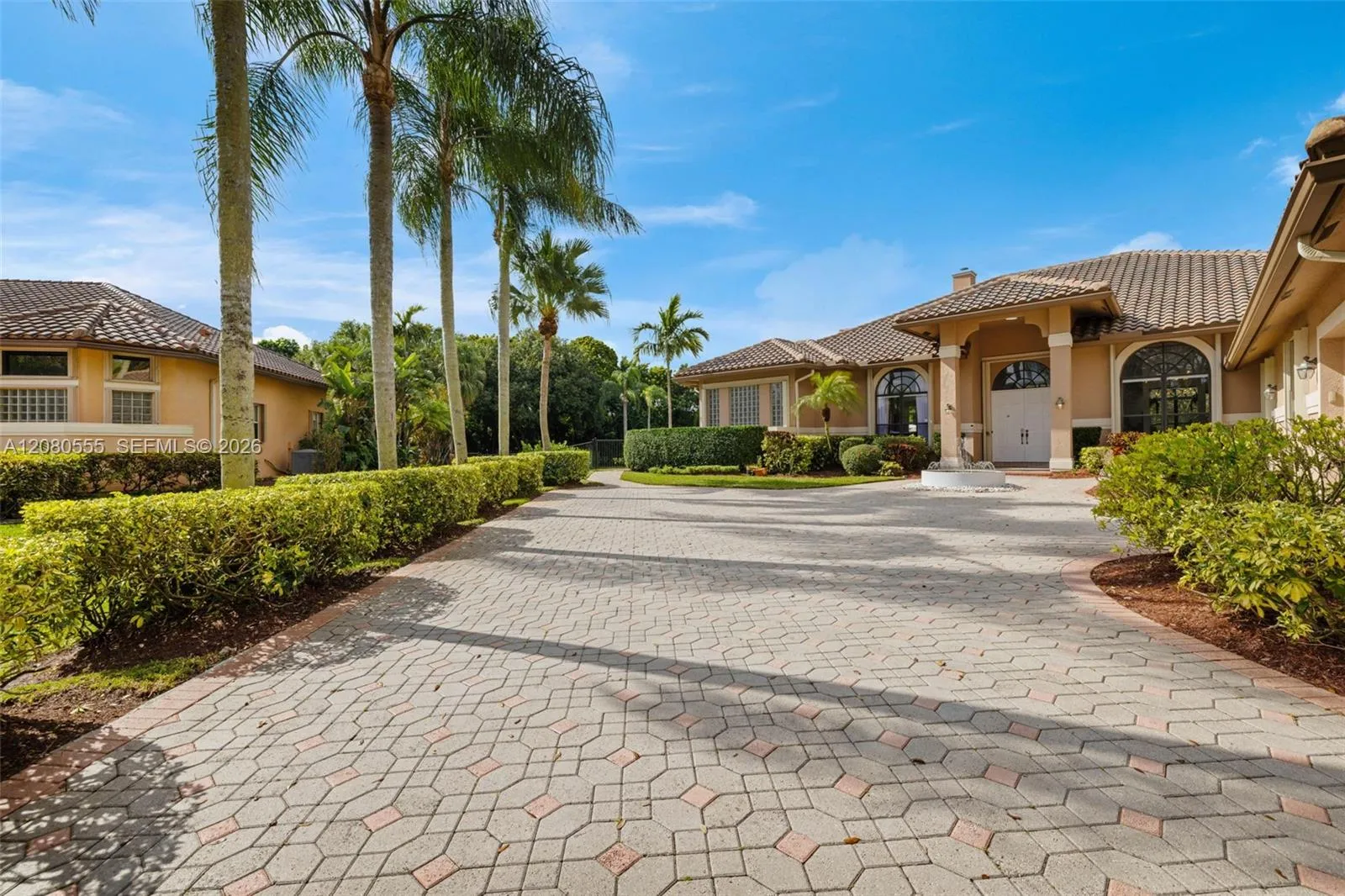 View details of listing 11613 NW 5th Street, Plantation, FL 33325 Plantation with MLS# 