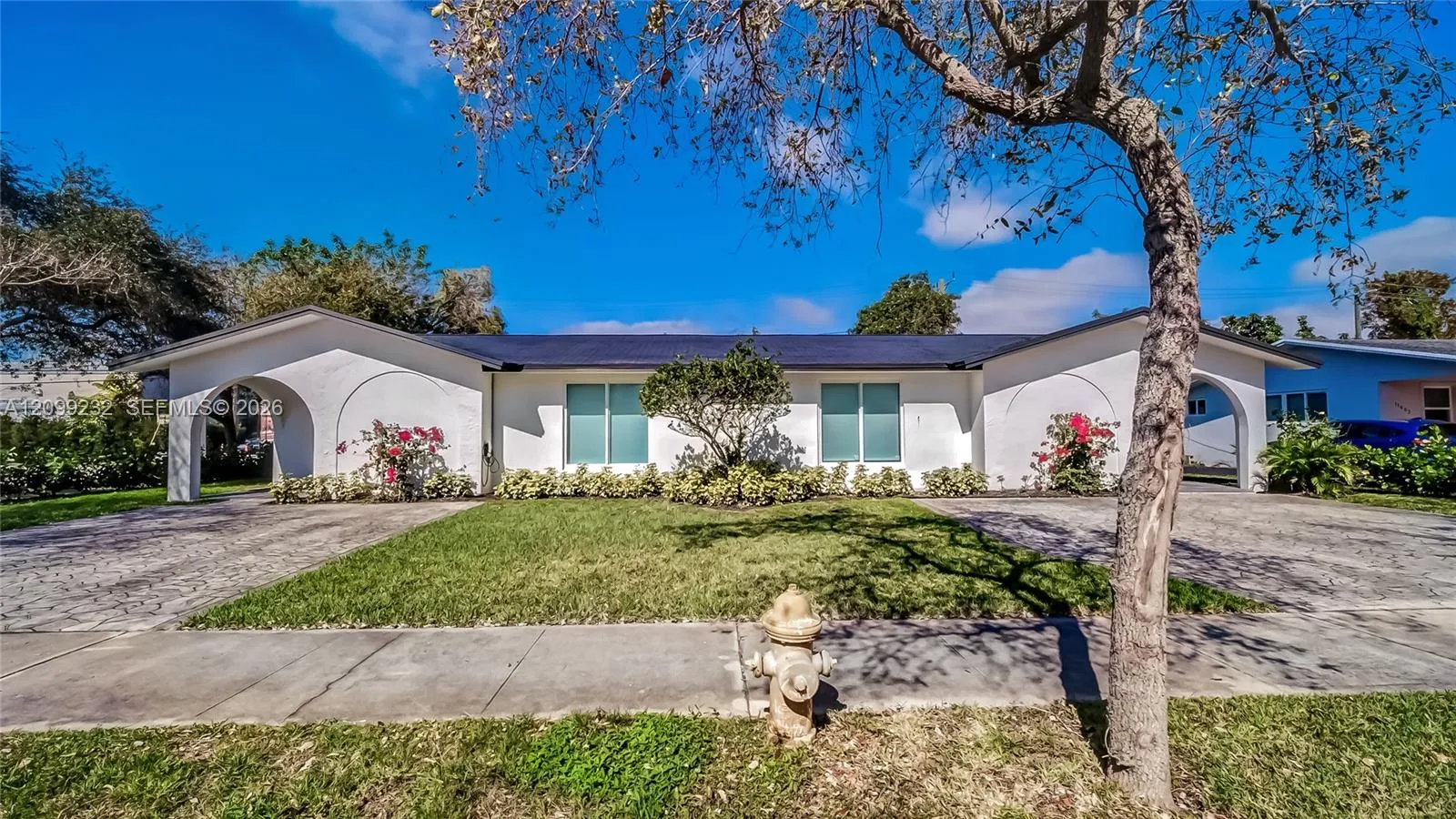 View details of listing 11690 SW 81st Road 11690, Pinecrest, FL 33156 Pinecrest with MLS# 