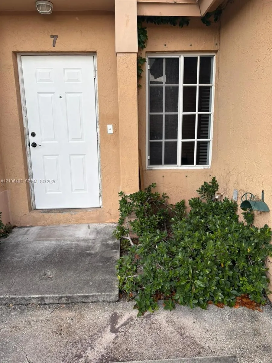 Listing  117 SE 3rd Avenue 7, Hallandale Beach, FL 33009, Hallandale Beach, FL 33009