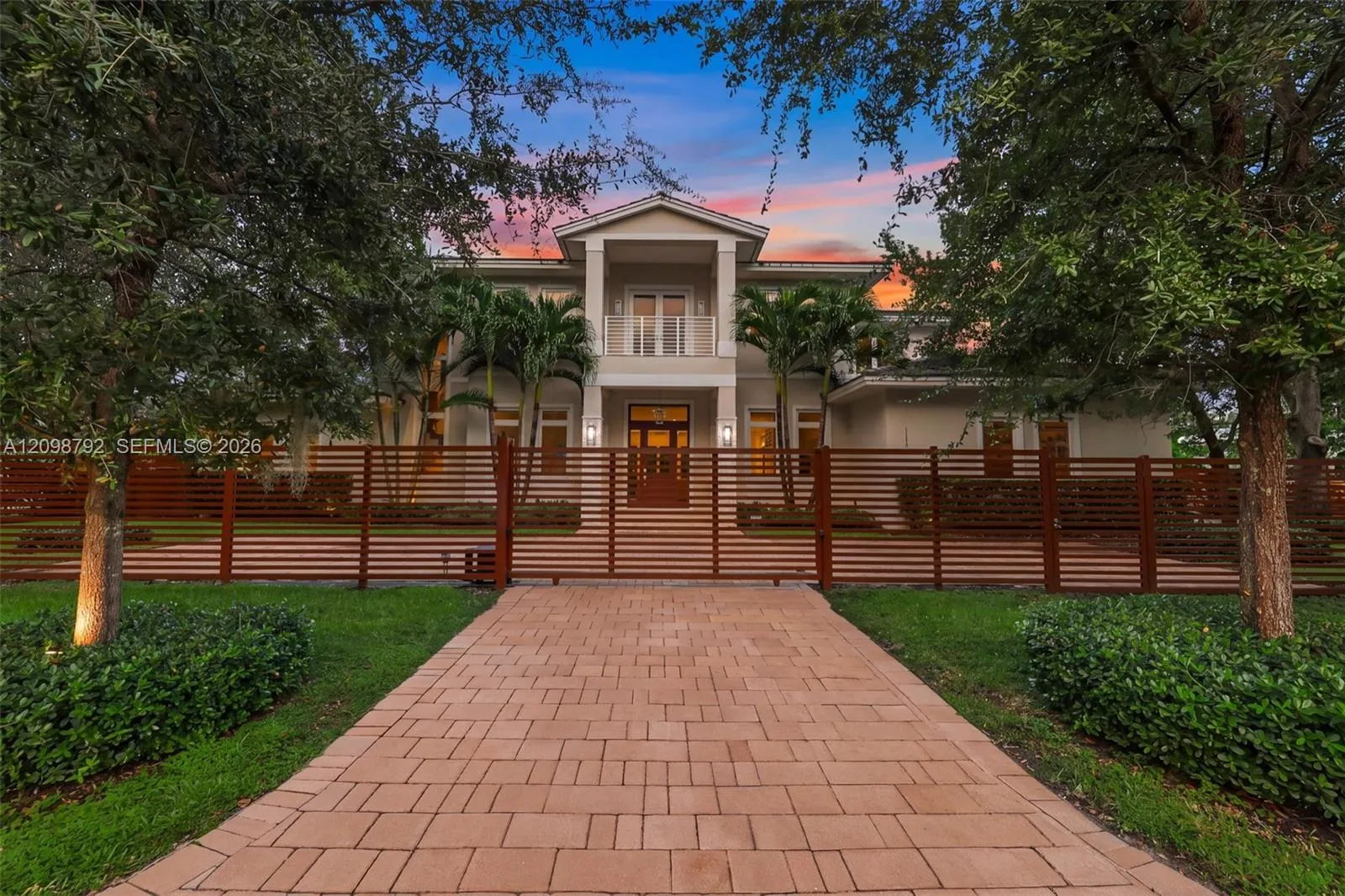 View details of listing 11701 SW 69 Court, Pinecrest, FL 33156 Pinecrest with MLS# 