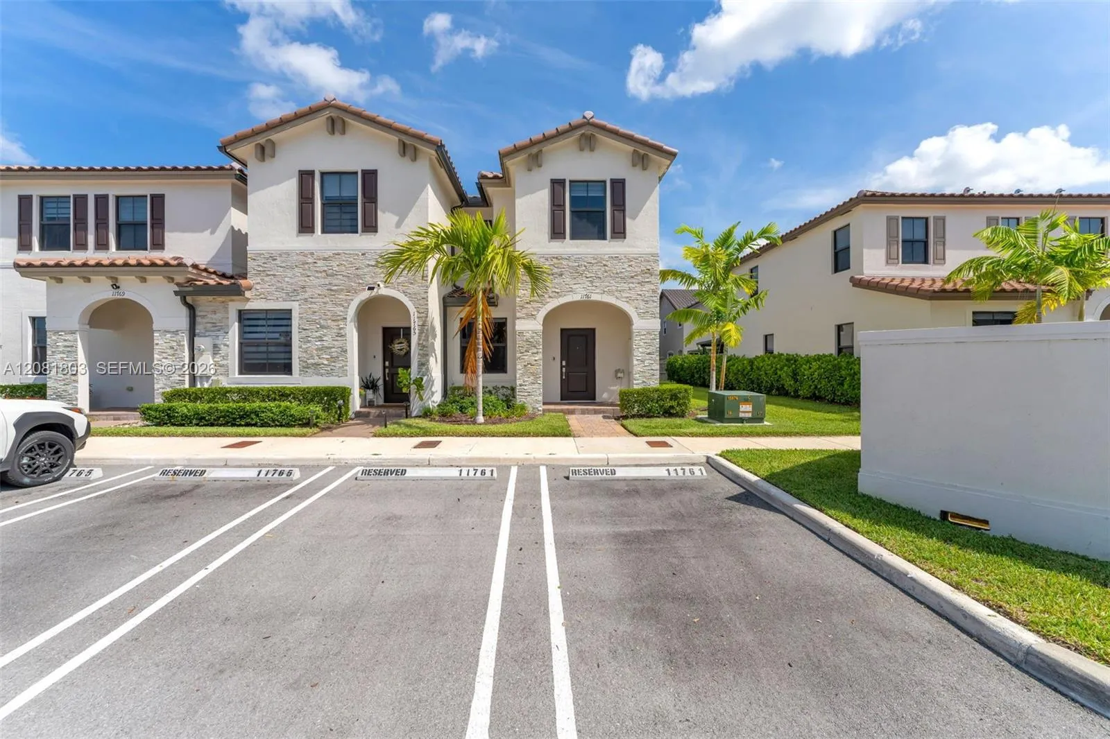 View details of listing 11761 SW 245th Terrace 11761, Homestead, FL 33032 Homestead with MLS#