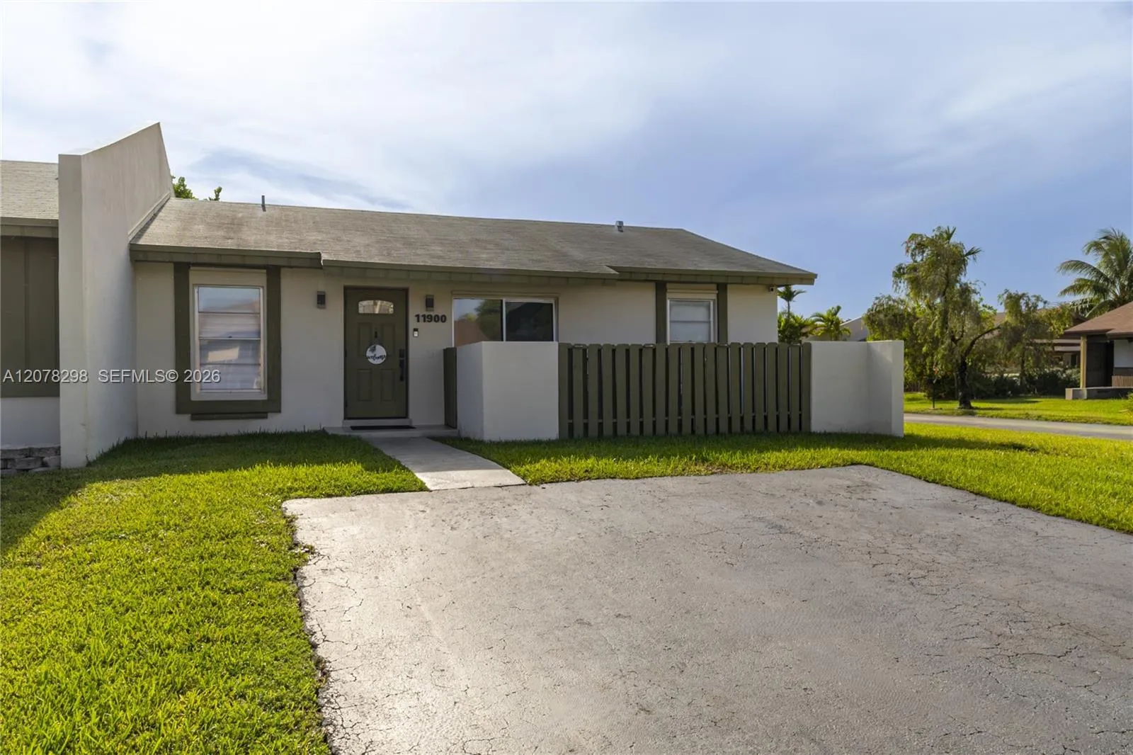 View details of listing 11900 SW 110th St Circle E, Miami, FL 33186 Miami with MLS# 