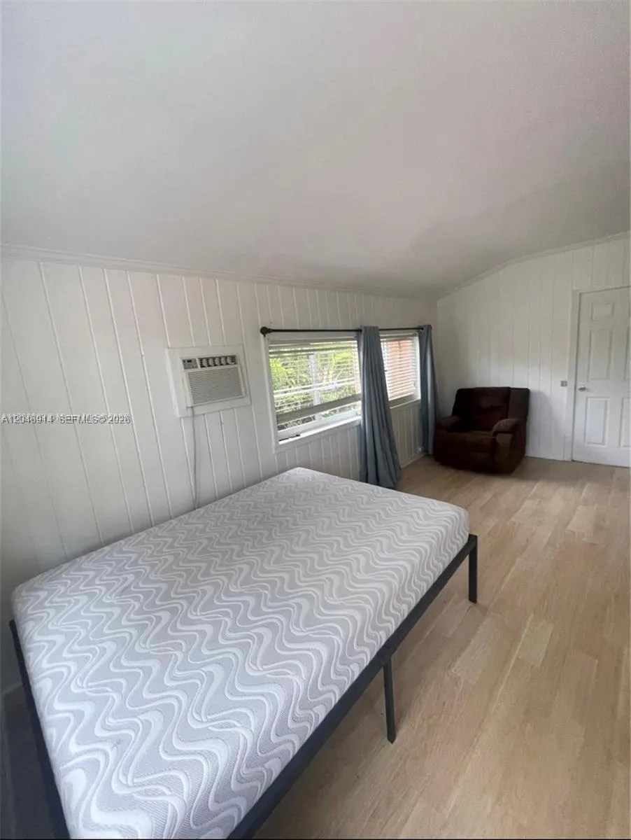 View details of listing 1211 NE 130th Street 1, North Miami, FL 33161 North Miami with MLS#