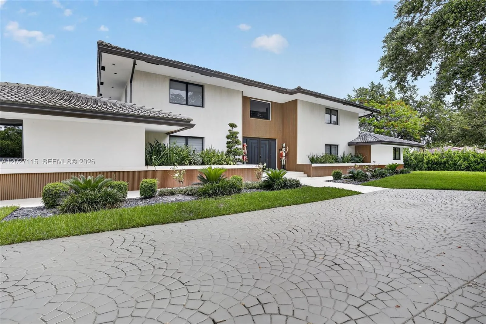 View details of listing 12111 NW 5th Court, Plantation, FL 33325 Plantation with MLS# 