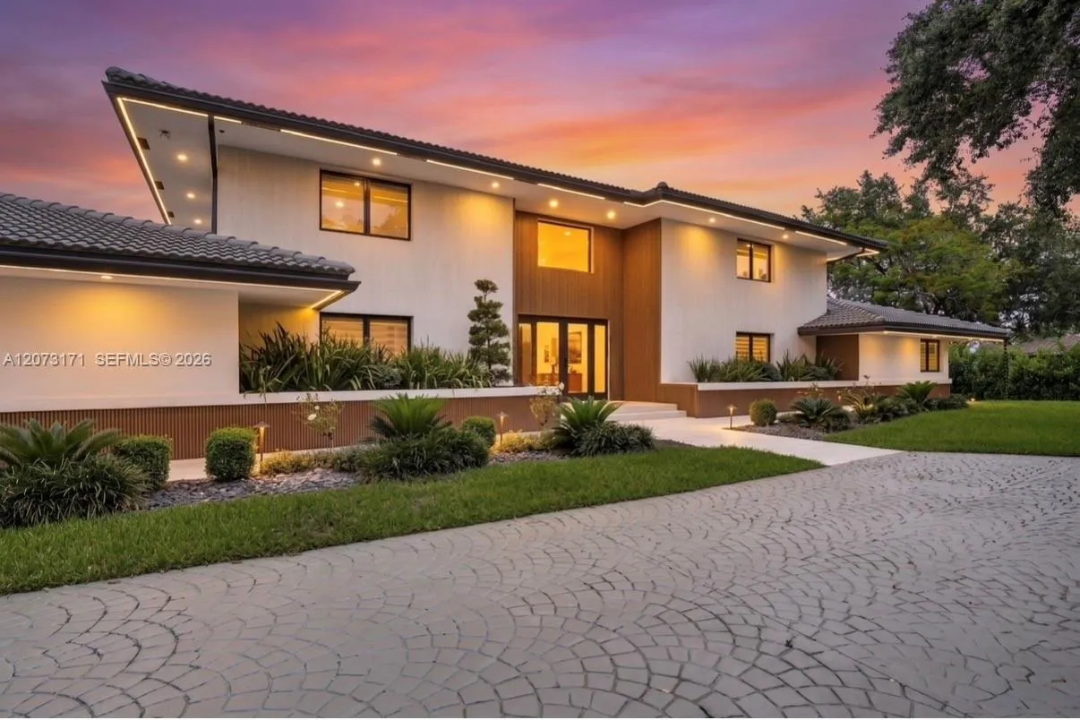 View details of listing 12111 NW 5th Court, Plantation, FL 33325 Plantation with MLS# 