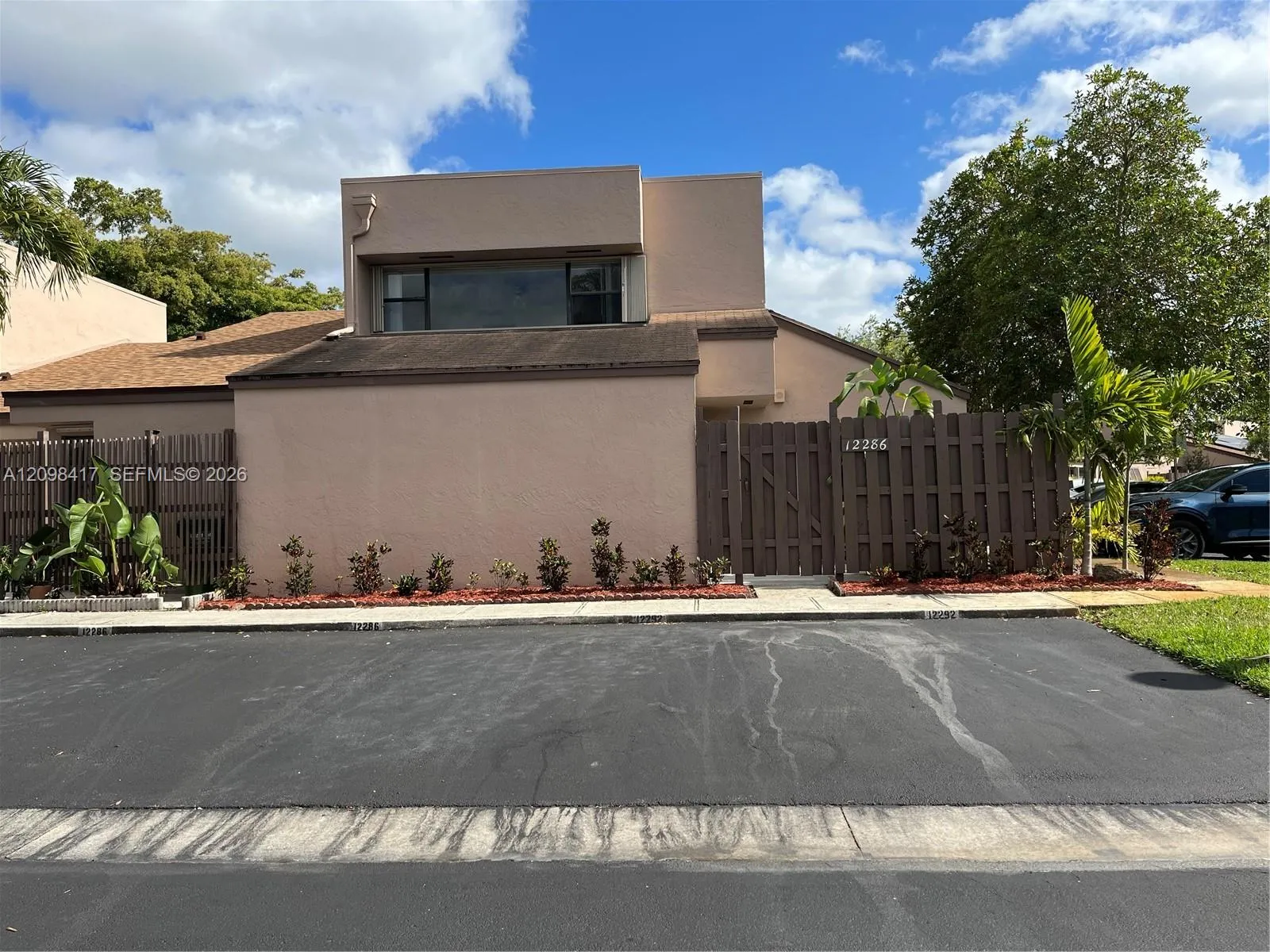 View details of listing 12286 NW 13th Court, Pembroke Pines, FL 33026 Pembroke Pines with MLS#