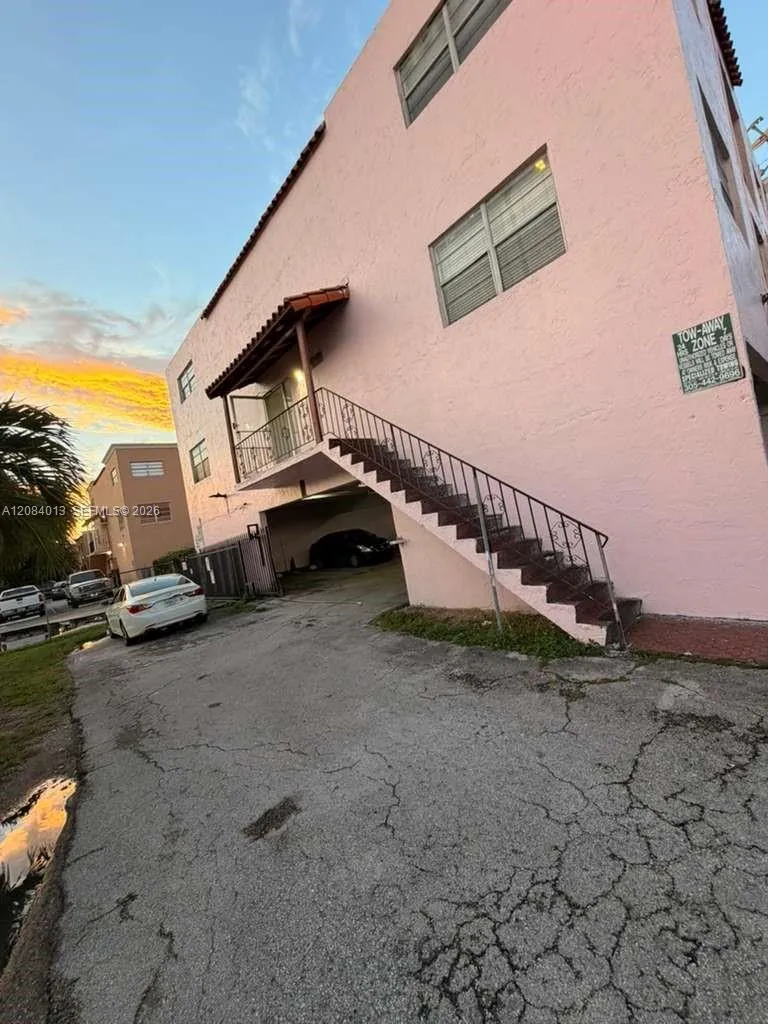 Listing  1255 W 53rd Street 202, Hialeah, FL 33012, Hialeah, FL 33012