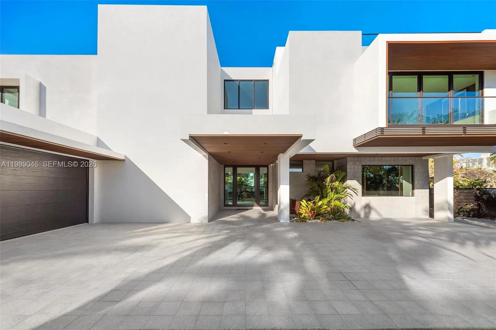 View details of listing 128 Ocean Boulevard, Golden Beach, FL 33160 Golden Beach with MLS#